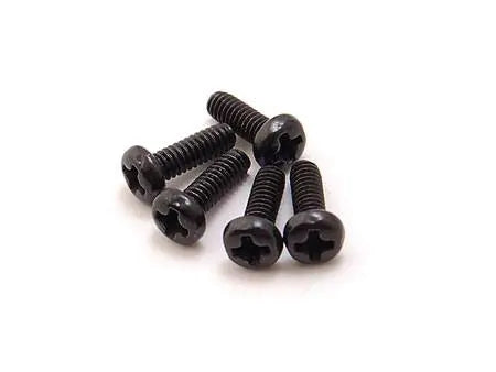 Makrofotografisk billede af sorte 2x6mm skruer til magasin catch knap.