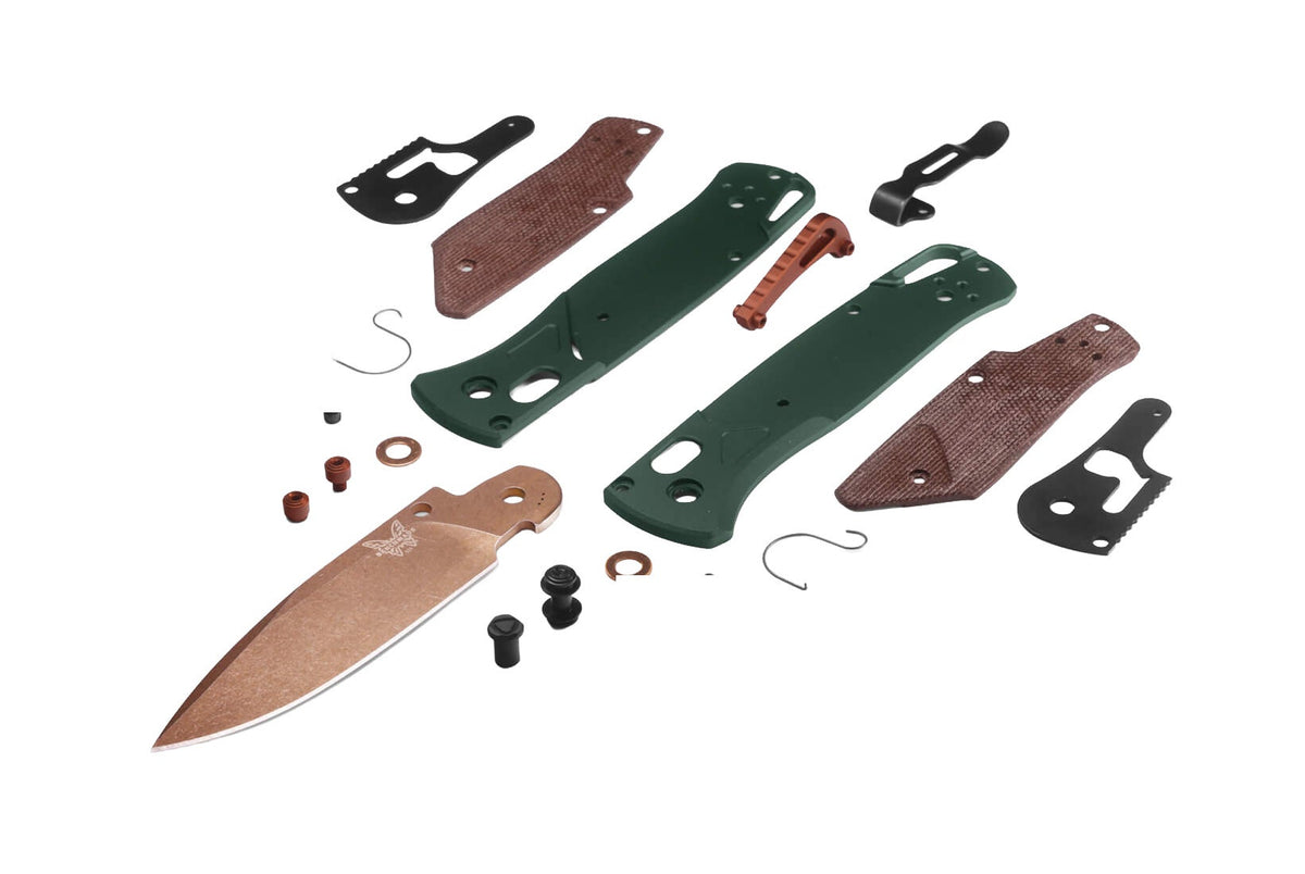 Benchmade 535FE-2602 Bugout foldekniv i Taiga Green med CPM-S90V drop-point blad og skæfte i aluminium og brun Canvas Micarta