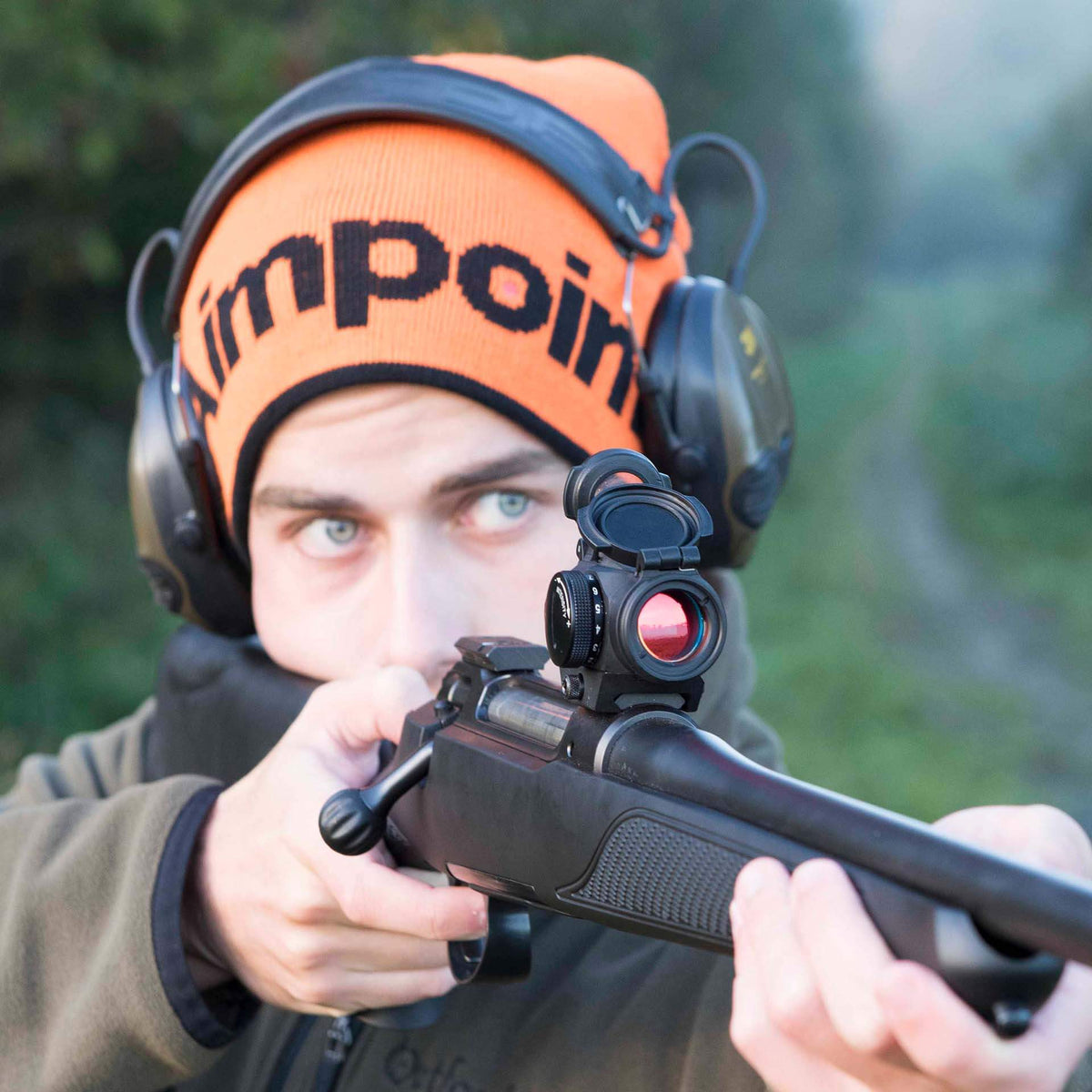 Aimpoint Micro H-2 with mount