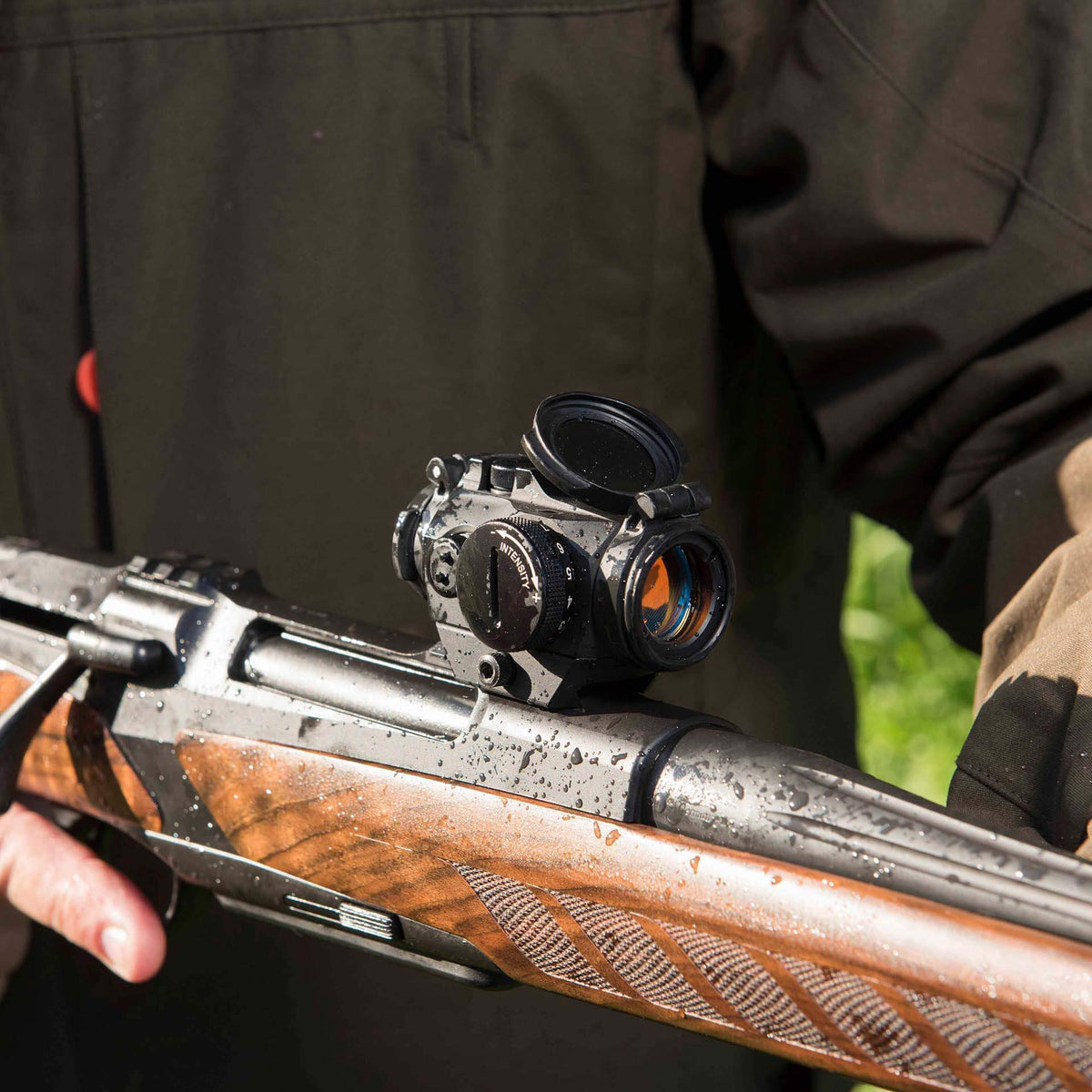 Aimpoint Micro H-2 with mount