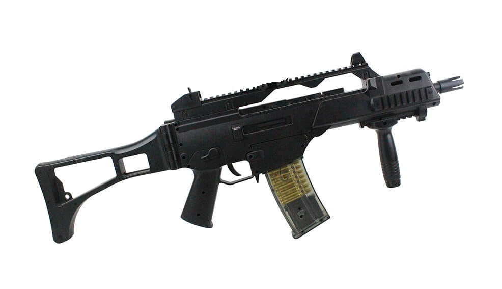 Bagsiden af en M85 airsoft pistol med lyddæmper og magasin