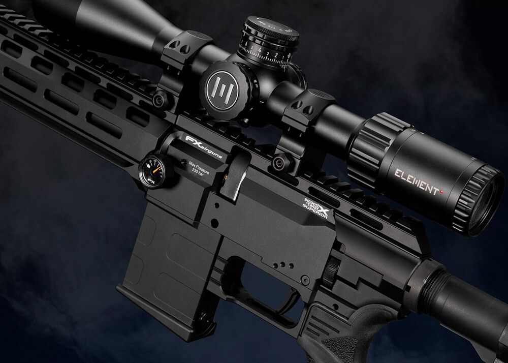 FX DRS MKII Tactical Compact PCP-luftgevær i 4,5 mm med aluminiumshandguard og AR15-kolbe