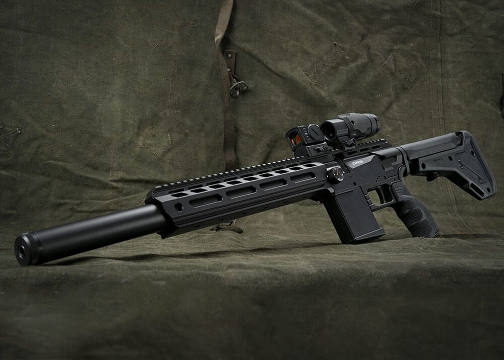 FX DRS Tactical 700 PCP-luftgevær i 4,5 mm med langt løb, UG-1 greb og Arca-Swiss-skinne